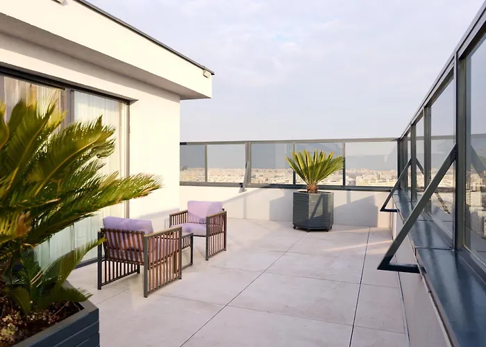 Luxury Skyline Near Center شقة *