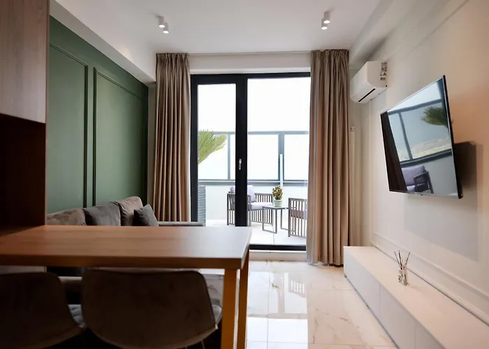 Luxury Skyline Near Center * بوخارست