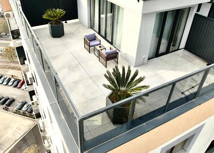 Luxury Skyline Near Center شقة بوخارست