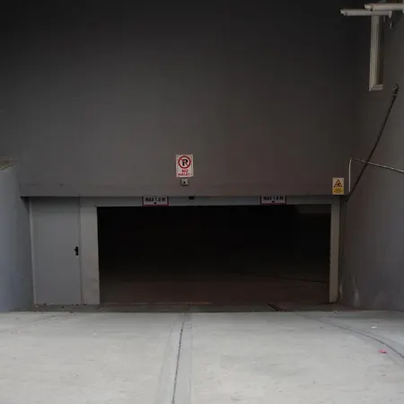 Daire Luxury Skyline Near Center